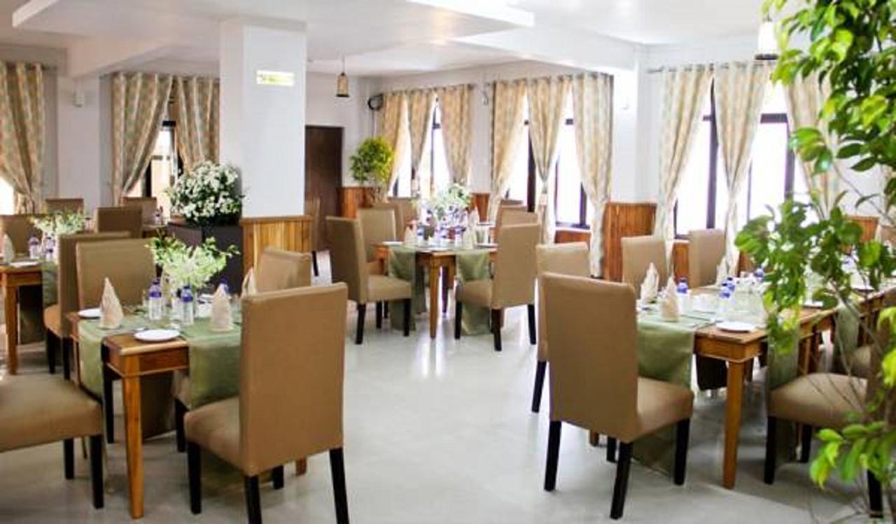 De Oriental Grand Hotel Kohima ภายนอก รูปภาพ
